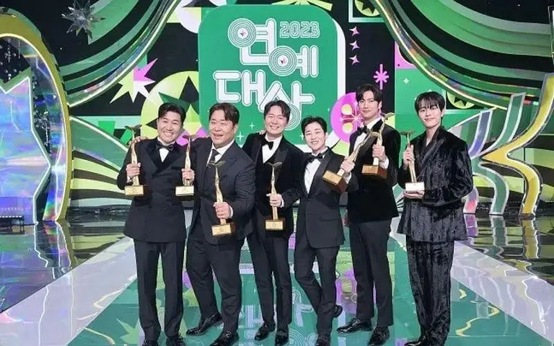 2023 KBS演艺大赏：韩国娱乐界的年度盛宴和明星光环大揭秘
